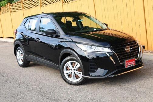 Super Black 2022 Nissan Kicks S