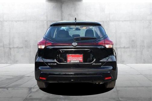 Super Black 2022 Nissan Kicks S