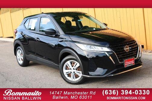 Super Black 2022 Nissan Kicks S