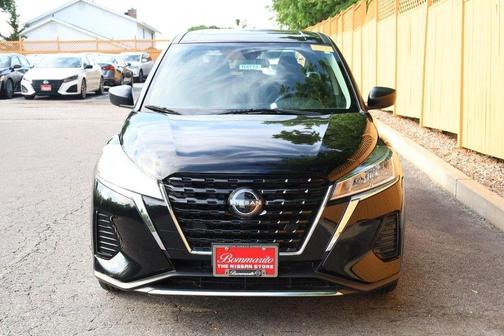 Super Black 2022 Nissan Kicks S