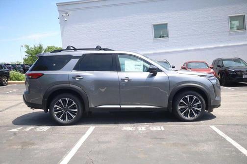 Gun Metallic 2026 Nissan Pathfinder Platinum