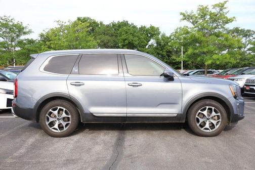 Everlasting Silver 2020 Kia Telluride EX