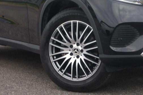 Obsidian Black Metallic 2024 Mercedes-Benz GLC 300 Base 4MATIC