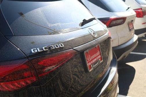 Obsidian Black Metallic 2024 Mercedes-Benz GLC 300 Base 4MATIC