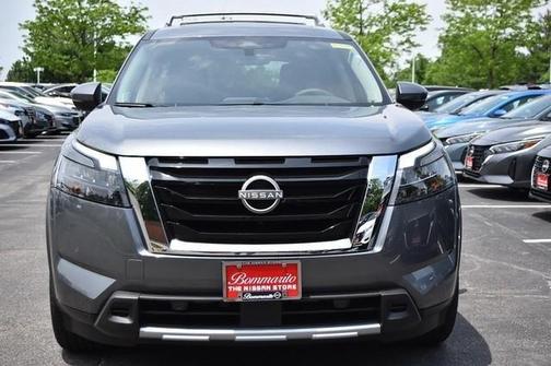 2025 Nissan Pathfinder SL
