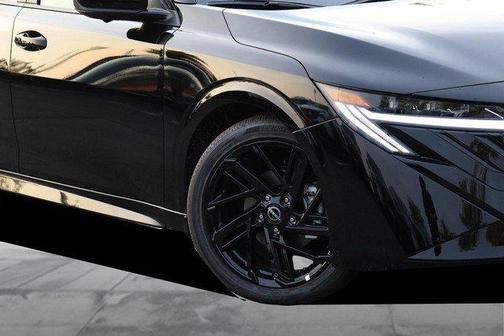 Black 2027 Nissan Sentra SR