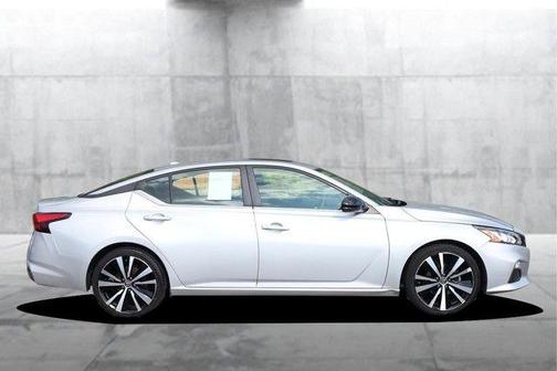 Brilliant Silver Metallic 2019 Nissan Altima 2.5 SR