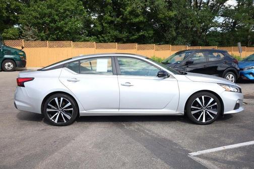 Brilliant Silver Metallic 2019 Nissan Altima 2.5 SR
