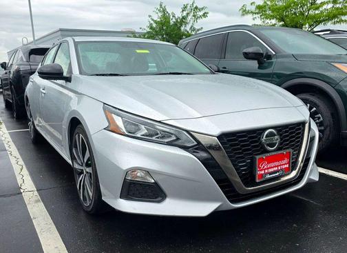 Brilliant Silver Metallic 2019 Nissan Altima 2.5 SR