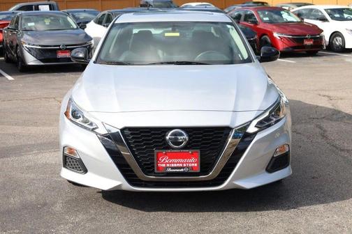 Brilliant Silver Metallic 2019 Nissan Altima 2.5 SR