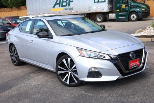 Brilliant Silver Metallic 2019 Nissan Altima 2.5 SR