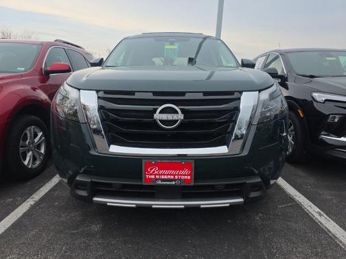 Obsidian Green Pearl / Super Black 2025 Nissan Pathfinder SL