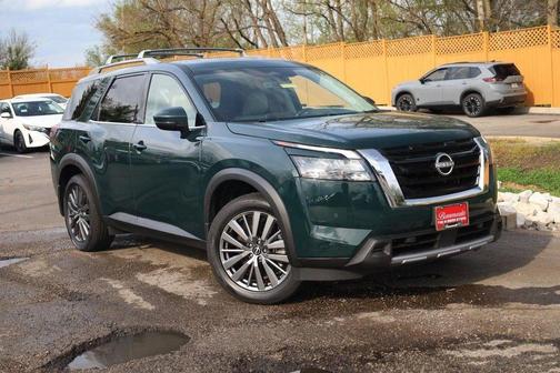 Obsidian Green Pearl / Super Black 2025 Nissan Pathfinder SL