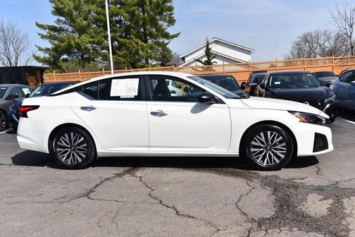 2025 Nissan Altima SV