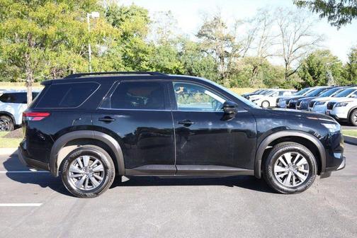 Super Black 2025 Nissan Pathfinder SV