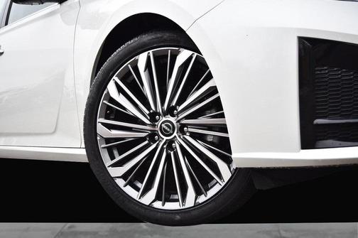 2025 Nissan Altima SL