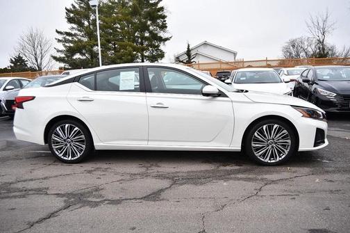 2025 Nissan Altima SL