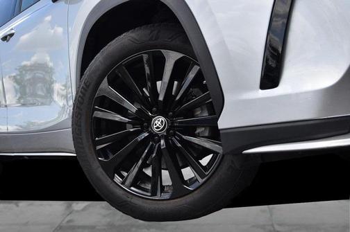 2024 Toyota Highlander XSE