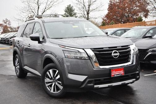 2024 Nissan Pathfinder SL