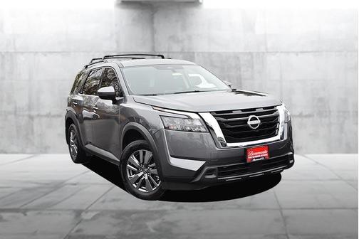 2024 Nissan Pathfinder SV
