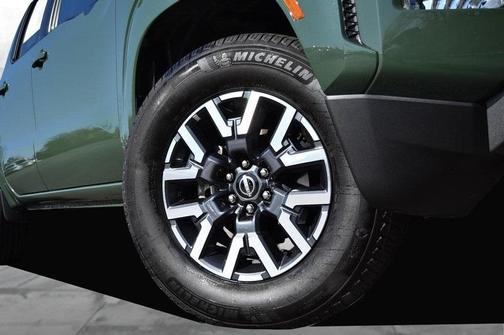 2024 Nissan Frontier SL