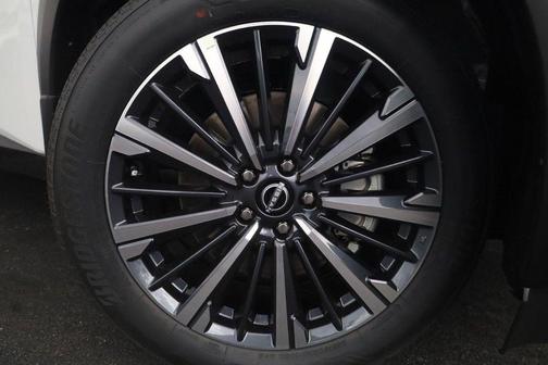 White / Black 2026 Nissan Pathfinder Platinum