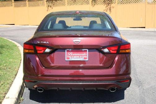 Garnet Pearl Me 2025 Nissan Altima SV