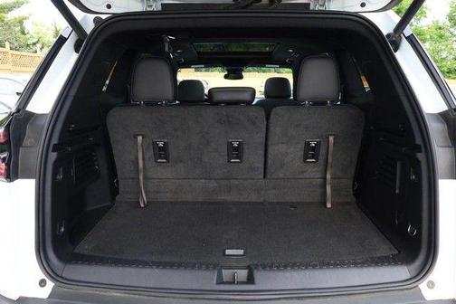 Summit White 2025 GMC Acadia AT4