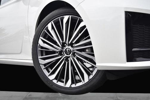 2025 Nissan Altima SL