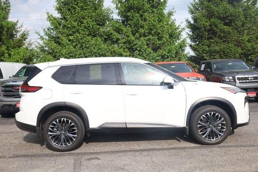 Pearl 2025 Nissan Rogue SL