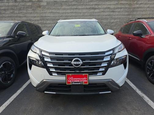 Pearl 2025 Nissan Rogue SL