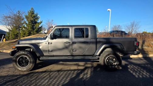 2023 Jeep Gladiator Sport
