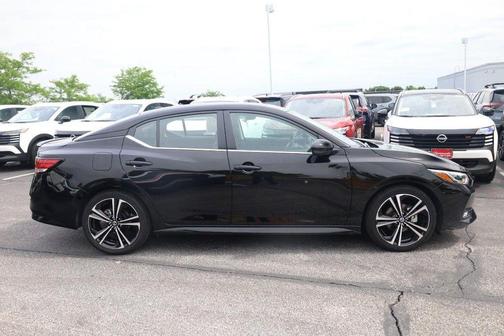 Black 2023 Nissan Sentra SR