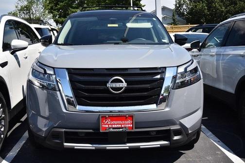 2024 Nissan Pathfinder SL