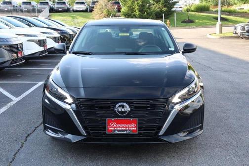 Super Black 2025 Nissan Altima SV