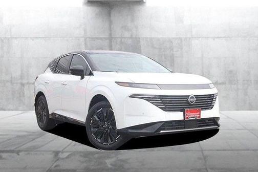 White / Black 2026 Nissan Murano Platinum