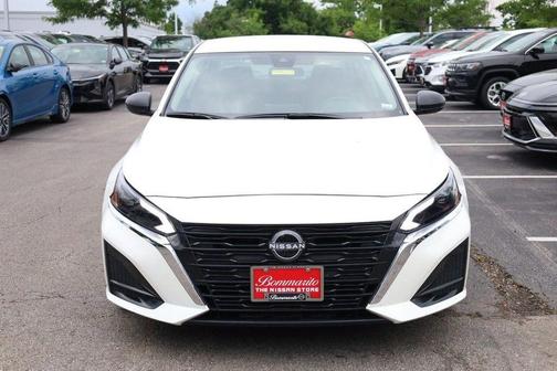 Glacier White 2025 Nissan Altima SV