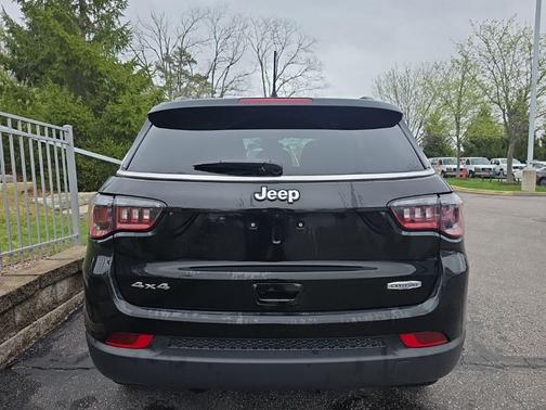 Diamond Black 2025 Jeep Compass Latitude