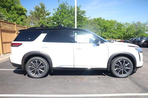 White / Black 2026 Nissan Pathfinder Platinum