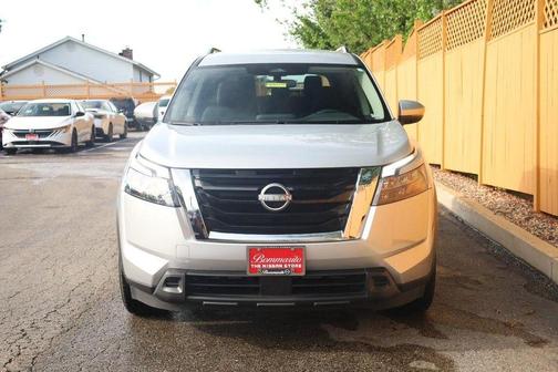 Brilliant Silver Metallic 2025 Nissan Pathfinder SV