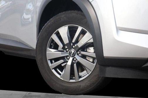 Brilliant Silver Metallic 2025 Nissan Pathfinder SV