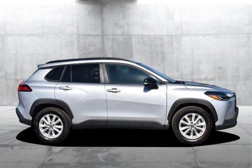 2025 Toyota Corolla Cross LE