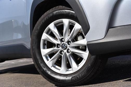 2025 Toyota Corolla Cross LE