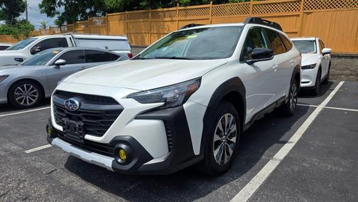 Crystal White Pearl 2024 Subaru Outback Limited
