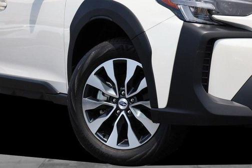 Crystal White Pearl 2024 Subaru Outback Limited