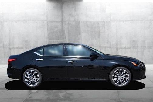 2025 Nissan Altima SL