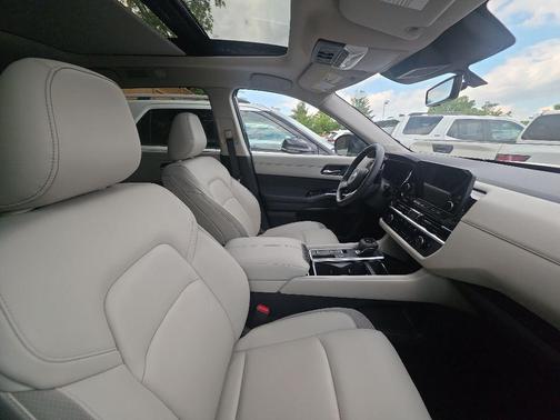 Obsidian Green Pearl 2025 Nissan Pathfinder SL