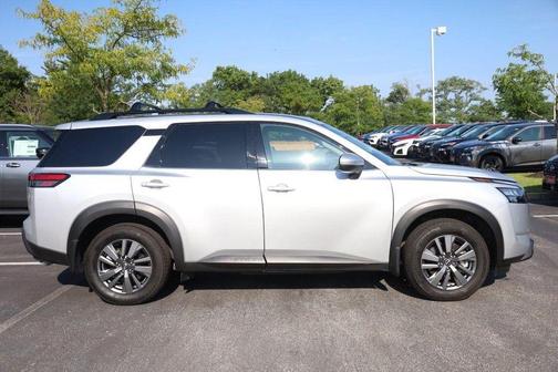 Brilliant Silver Metallic 2025 Nissan Pathfinder SV