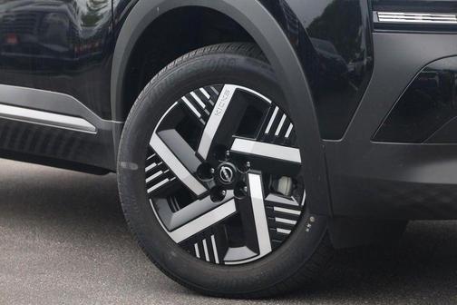 Super Black 2026 Nissan Kicks SV