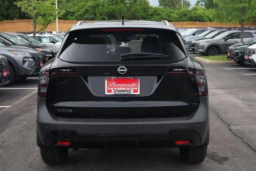 Super Black 2026 Nissan Kicks SV